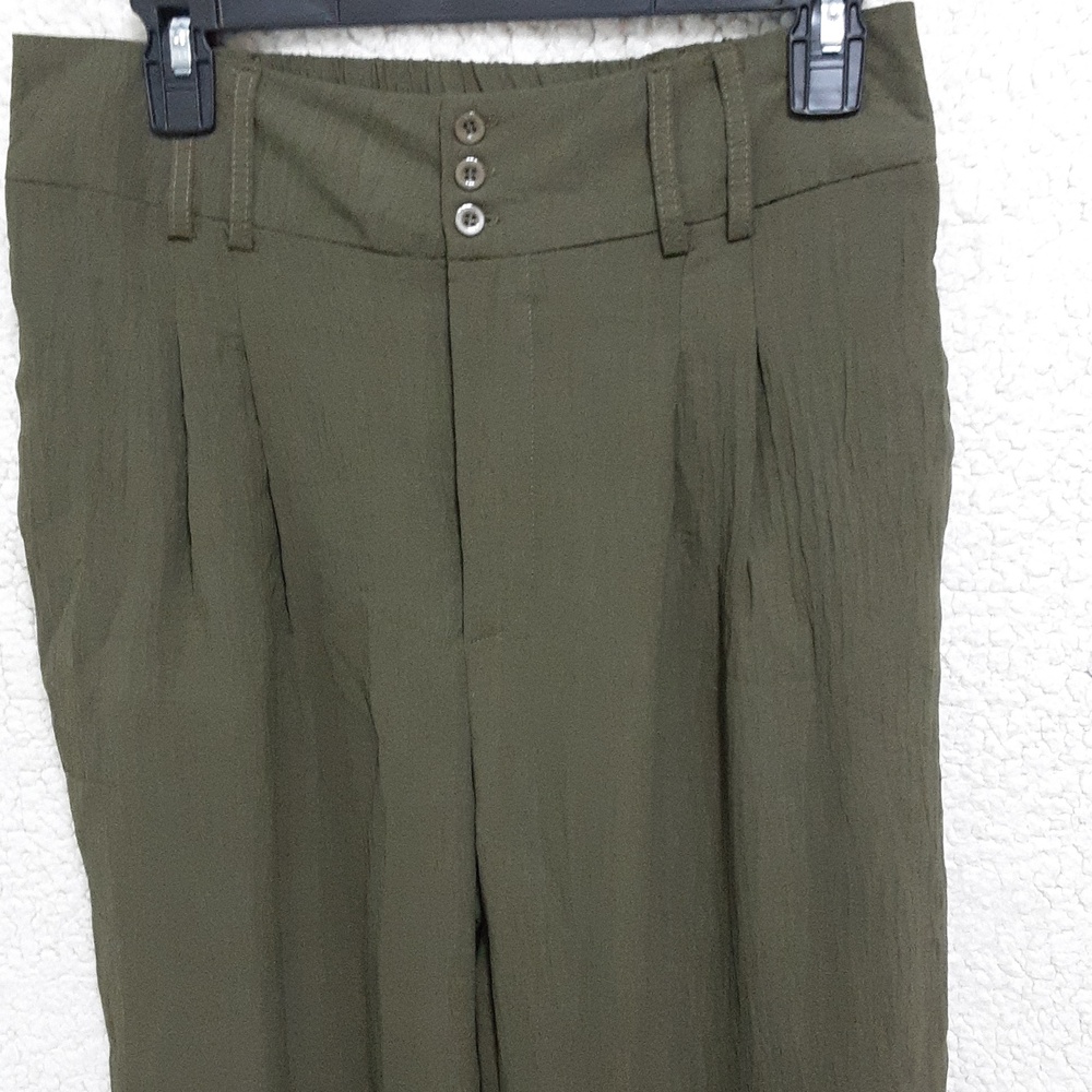 Olive Green Women's Button-Front Pants Set - Picture 6 of 9